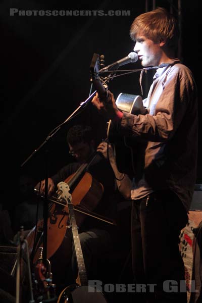 JOHNNY FLYNN - 2010-04-21 - PARIS - La Fleche d'Or - 